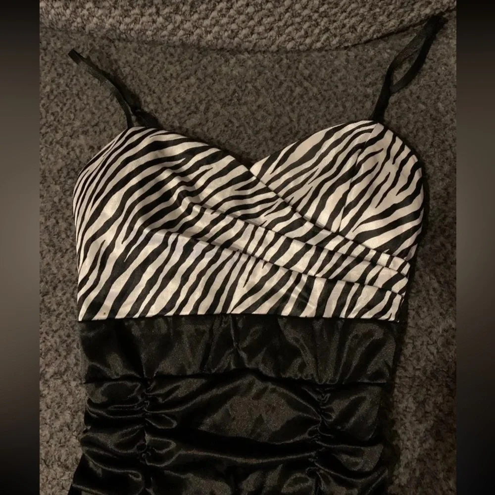 Formal Dress - Picture 2 of 3